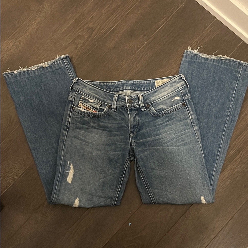 Diesel wide leg Distressed Blue Jeans size 29 waist, 30 inseam low rise Y2K